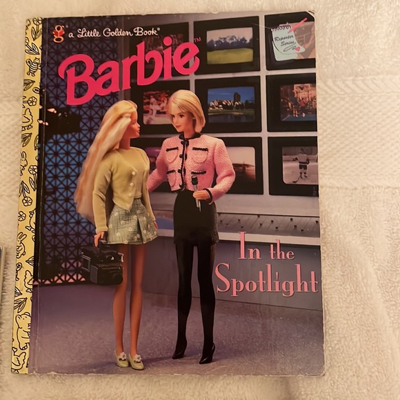 3 Little Golden Books: Barbie in the spotlight, soccer coach, scavenger hunt. - Picture 2 of 7